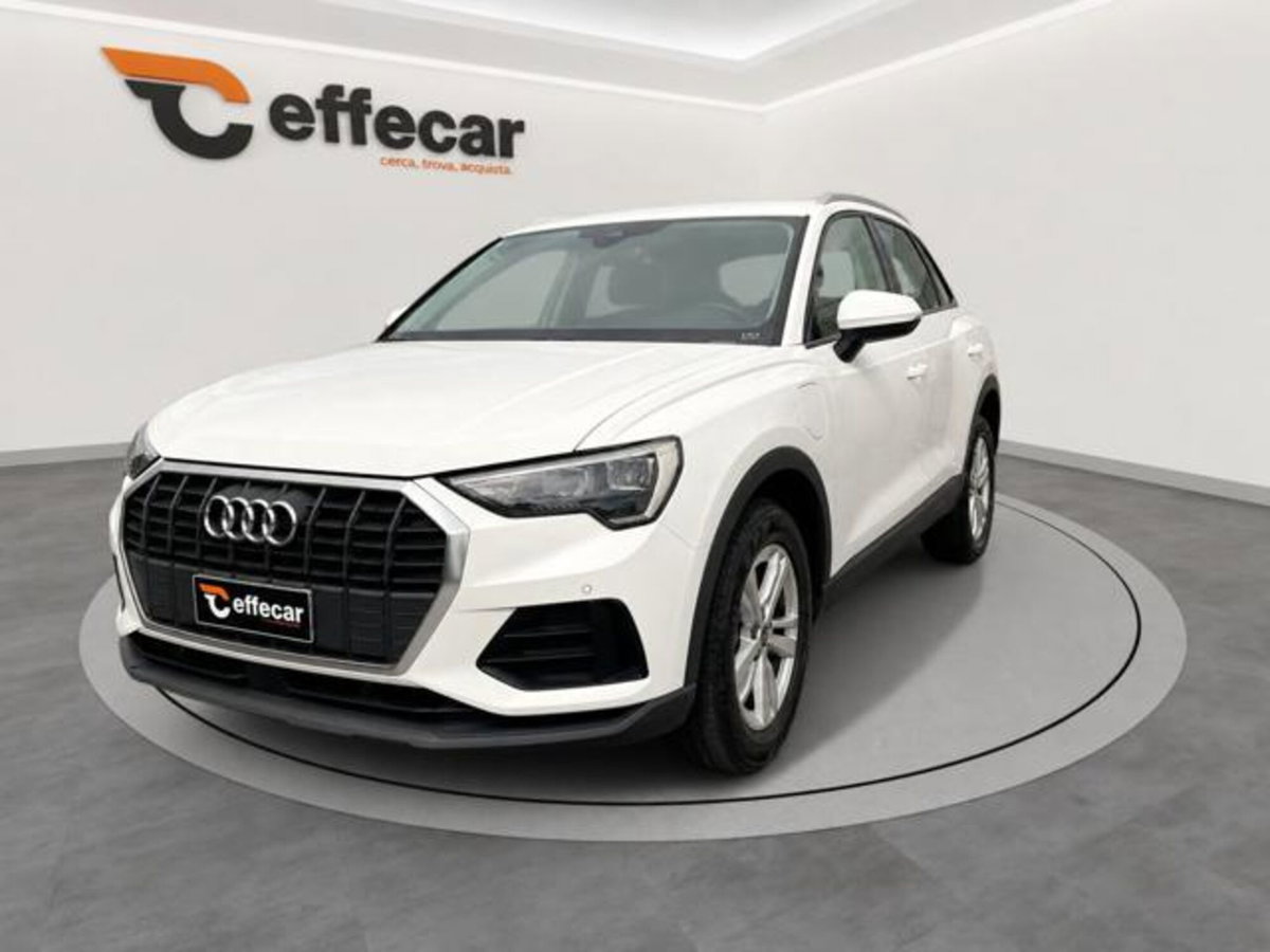 Audi Q3 45 TFSI e S tronic Business