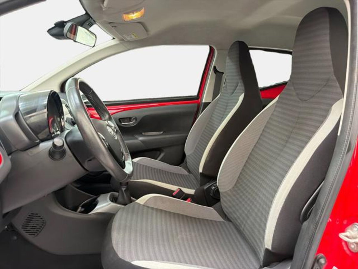 Toyota Aygo Connect 1.0 VVT-i 72 CV 5 porte x-clusiv (12)