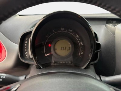 Toyota Aygo Connect 1.0 VVT-i 72 CV 5 porte x-clusiv (9)