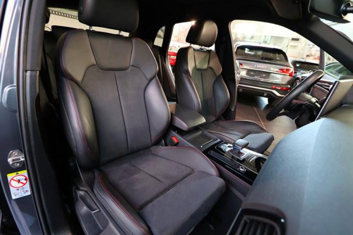 Audi Q5 40 2.0 tdi mhev 12V Identity Black quattro s-tronic (17)