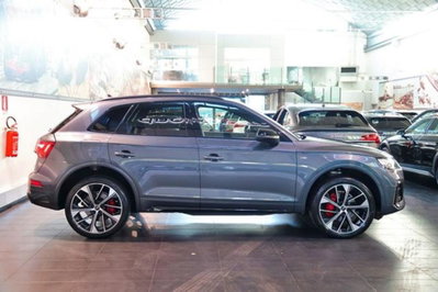 Audi Q5 40 2.0 tdi mhev 12V Identity Black quattro s-tronic (2)