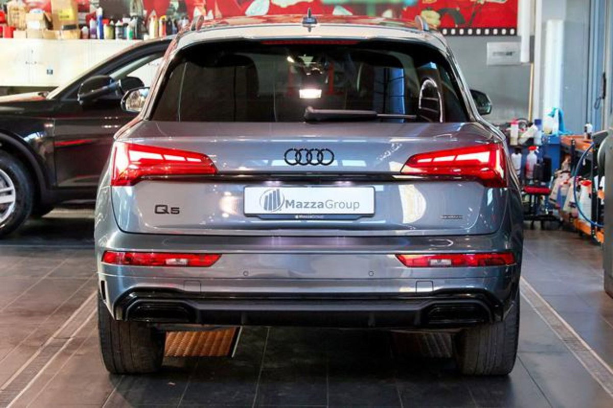 Audi Q5 40 2.0 tdi mhev 12V Identity Black quattro s-tronic (4)