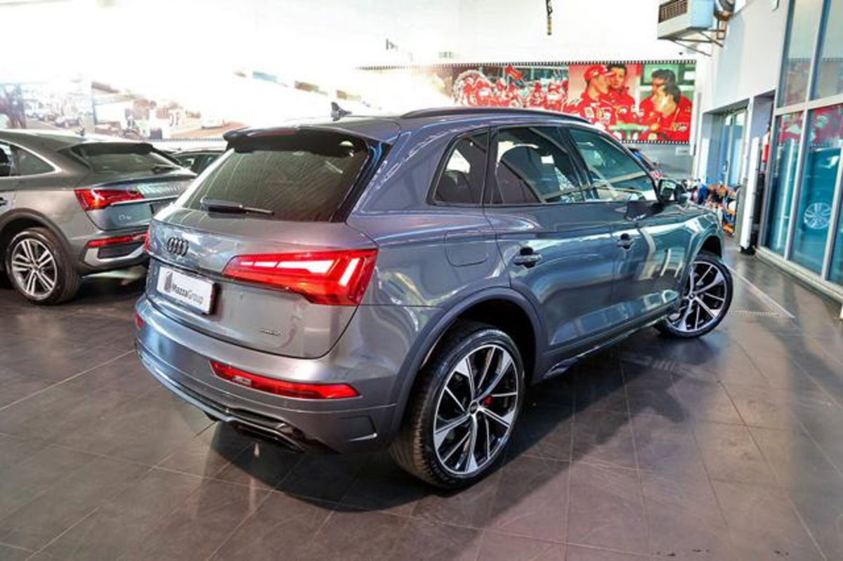Audi Q5 40 2.0 tdi mhev 12V Identity Black quattro s-tronic (9)