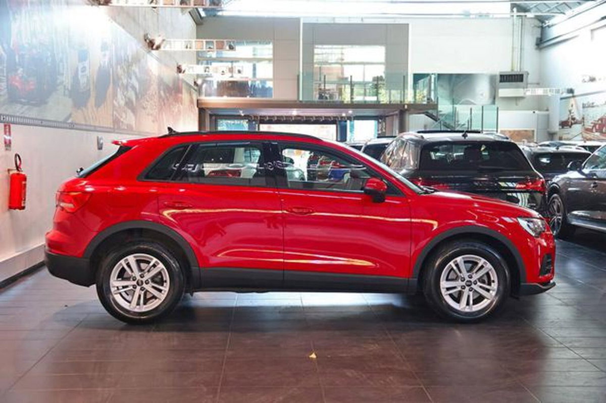 Audi Q3 35 2.0 tdi Business Advanced s-tronic (2)