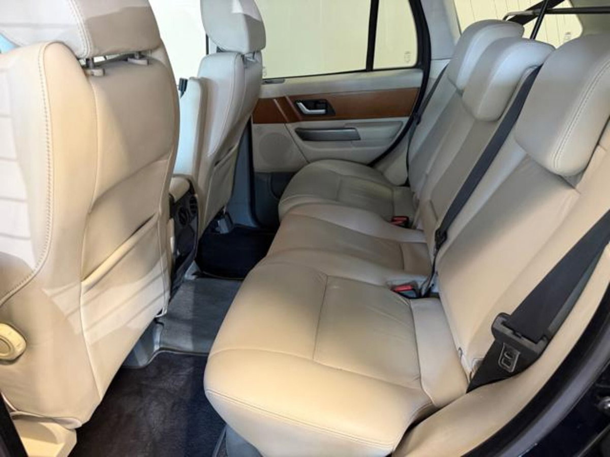 Land Rover Range Rover Sport 2.7 TDV6 HSE (9)