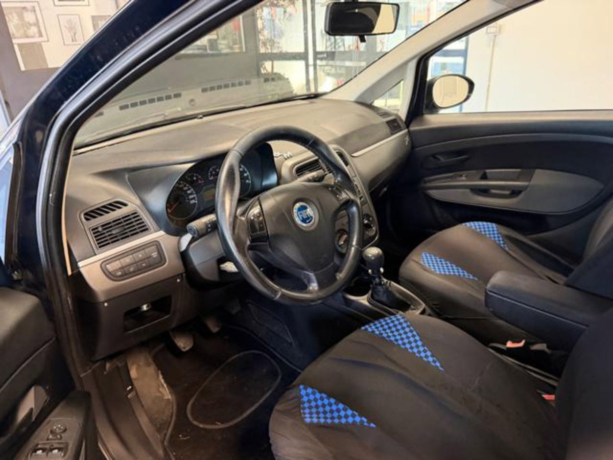 Fiat Grande Punto 1.4 5 porte Active (7)