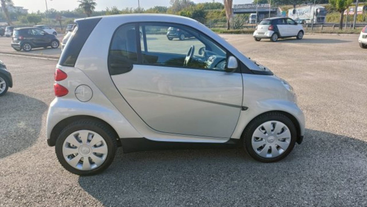 smart Fortwo 1000 52 kW MHD coupé passion (8)