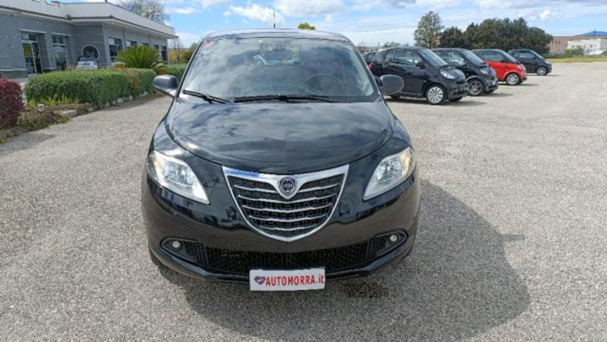 Lancia Ypsilon 0.9 TwinAir 85 CV 5 porte Metano Ecochic Mya (3)