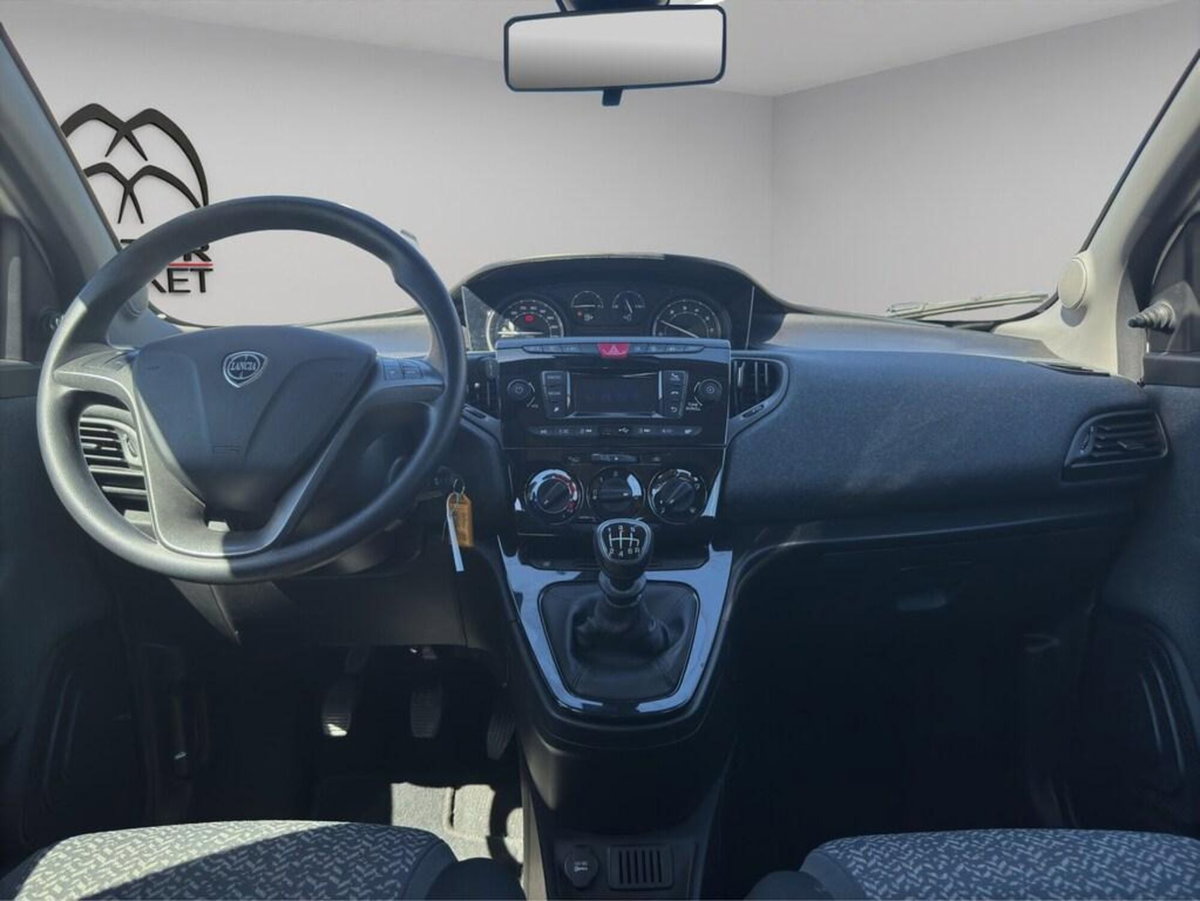 Lancia Ypsilon 1.0 FireFly 5 porte S&S Hybrid Silver Plus (13)