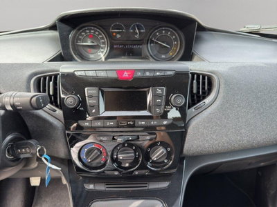 Lancia Ypsilon 1.0 FireFly 5 porte S&S Hybrid Ecochic Silver (12)