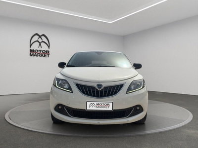 Lancia Ypsilon 1.0 FireFly 5 porte S&S Hybrid Ecochic Silver (2)