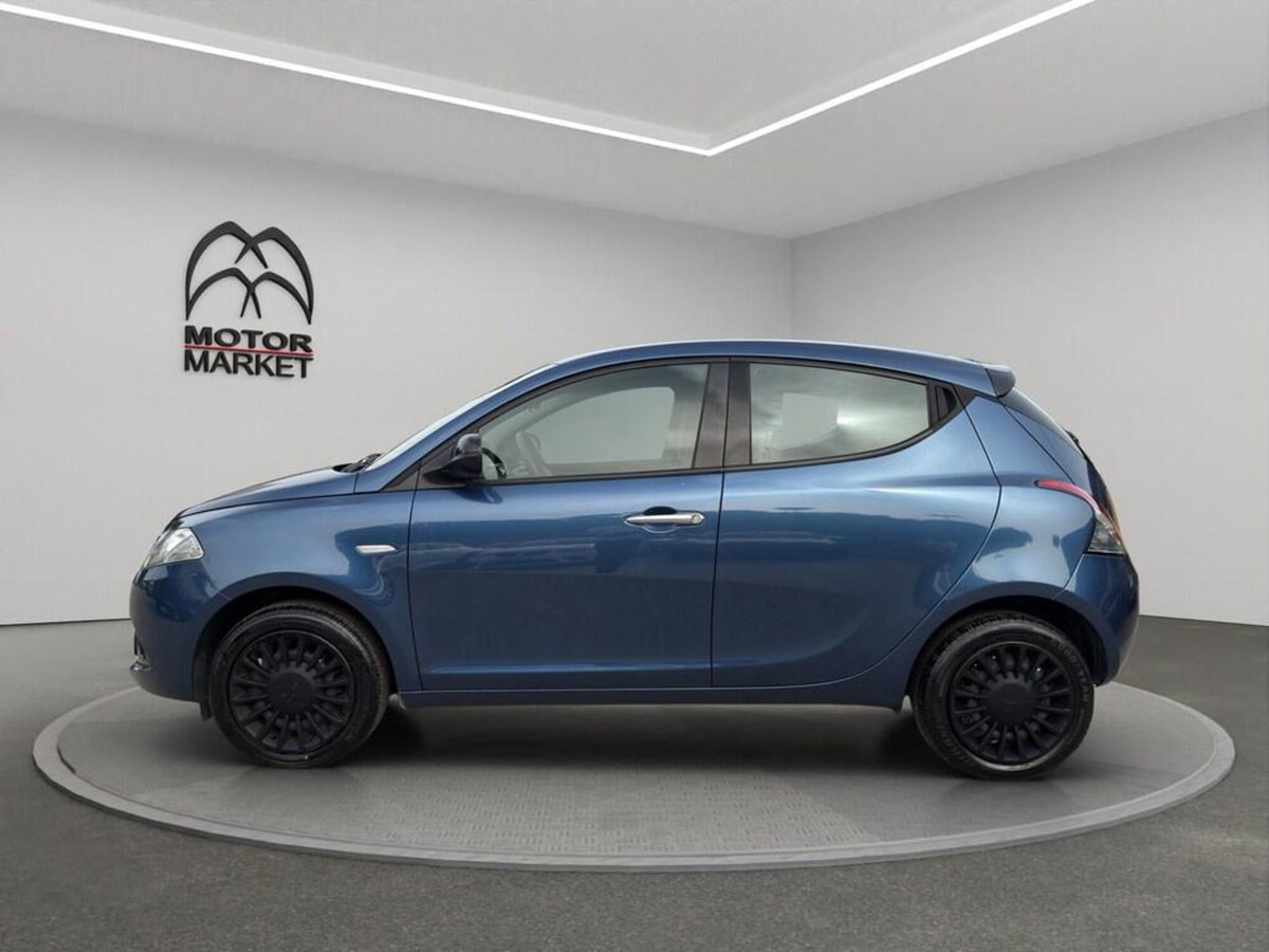 Lancia Ypsilon 1.0 FireFly 5 porte S&S Hybrid Ecochic Silver (5)