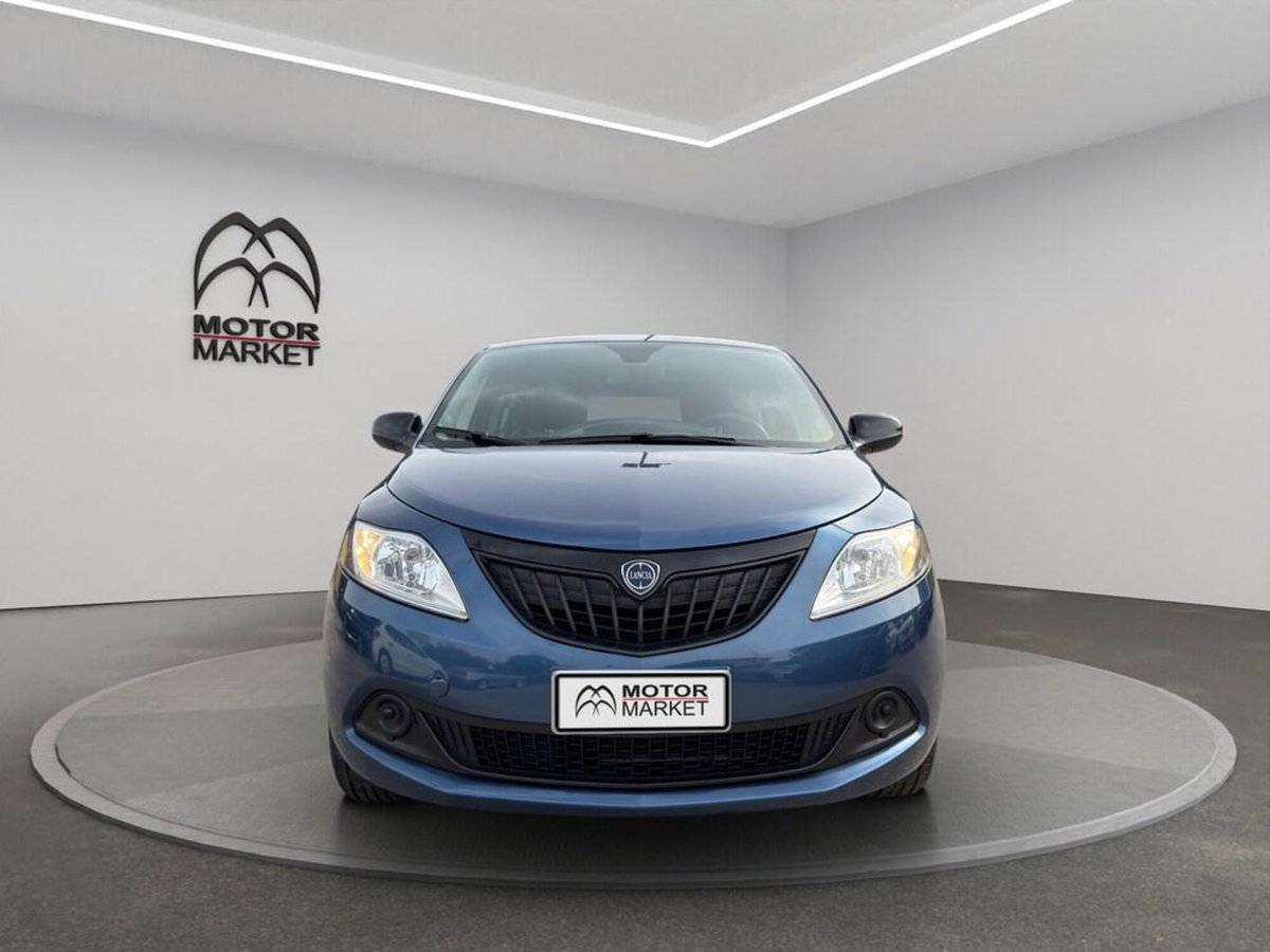 Lancia Ypsilon 1.0 FireFly 5 porte S&S Hybrid Ecochic Silver (2)