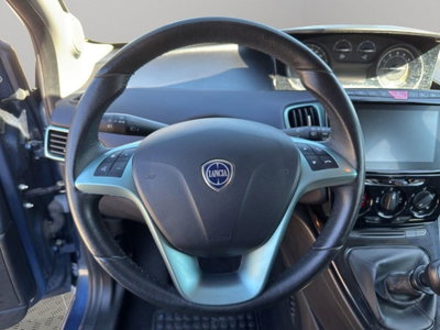 Lancia Ypsilon 1.0 FireFly 5 porte S&S Hybrid Ecochic Gold (10)