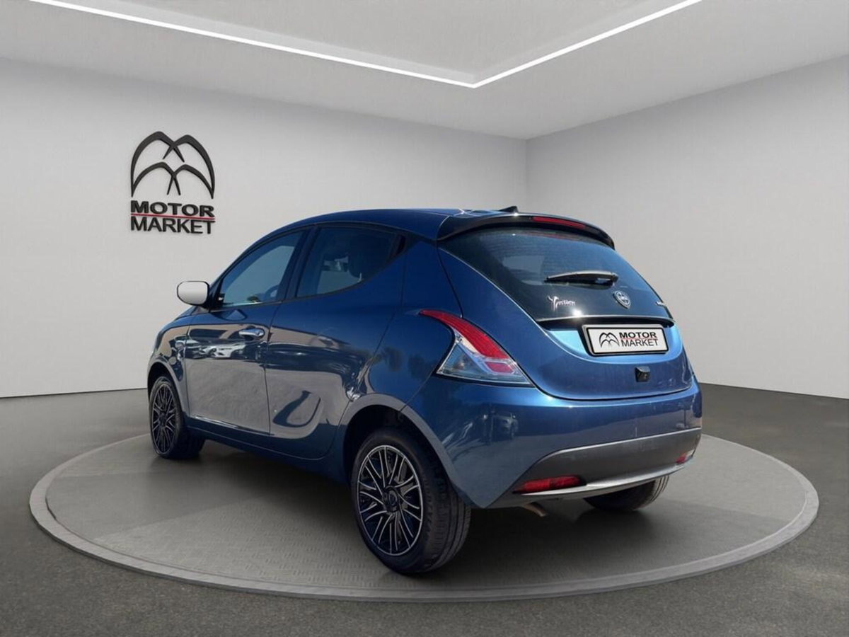 Lancia Ypsilon 1.0 FireFly 5 porte S&S Hybrid Gold Plus (8)