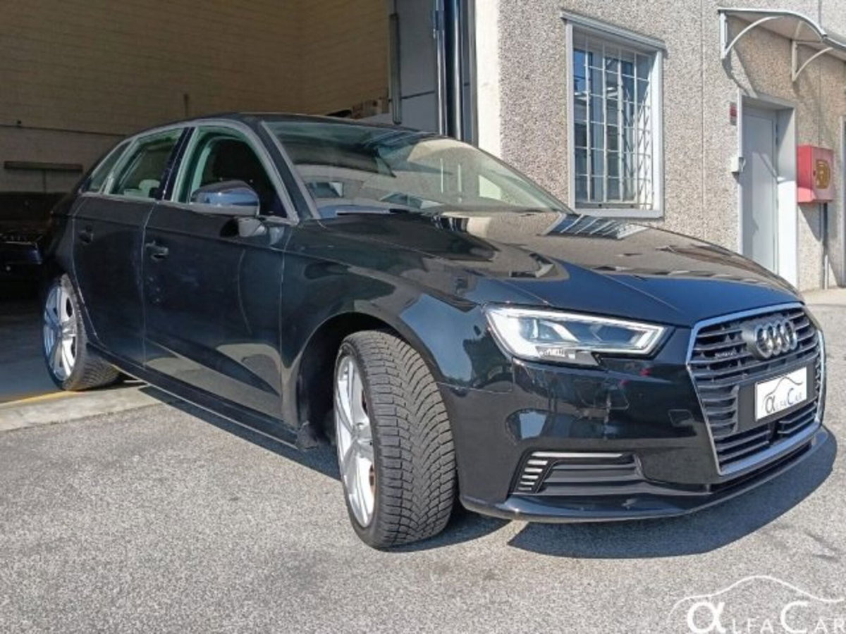 Audi A3 Sportback 40 e-tron S tronic Admired (7)