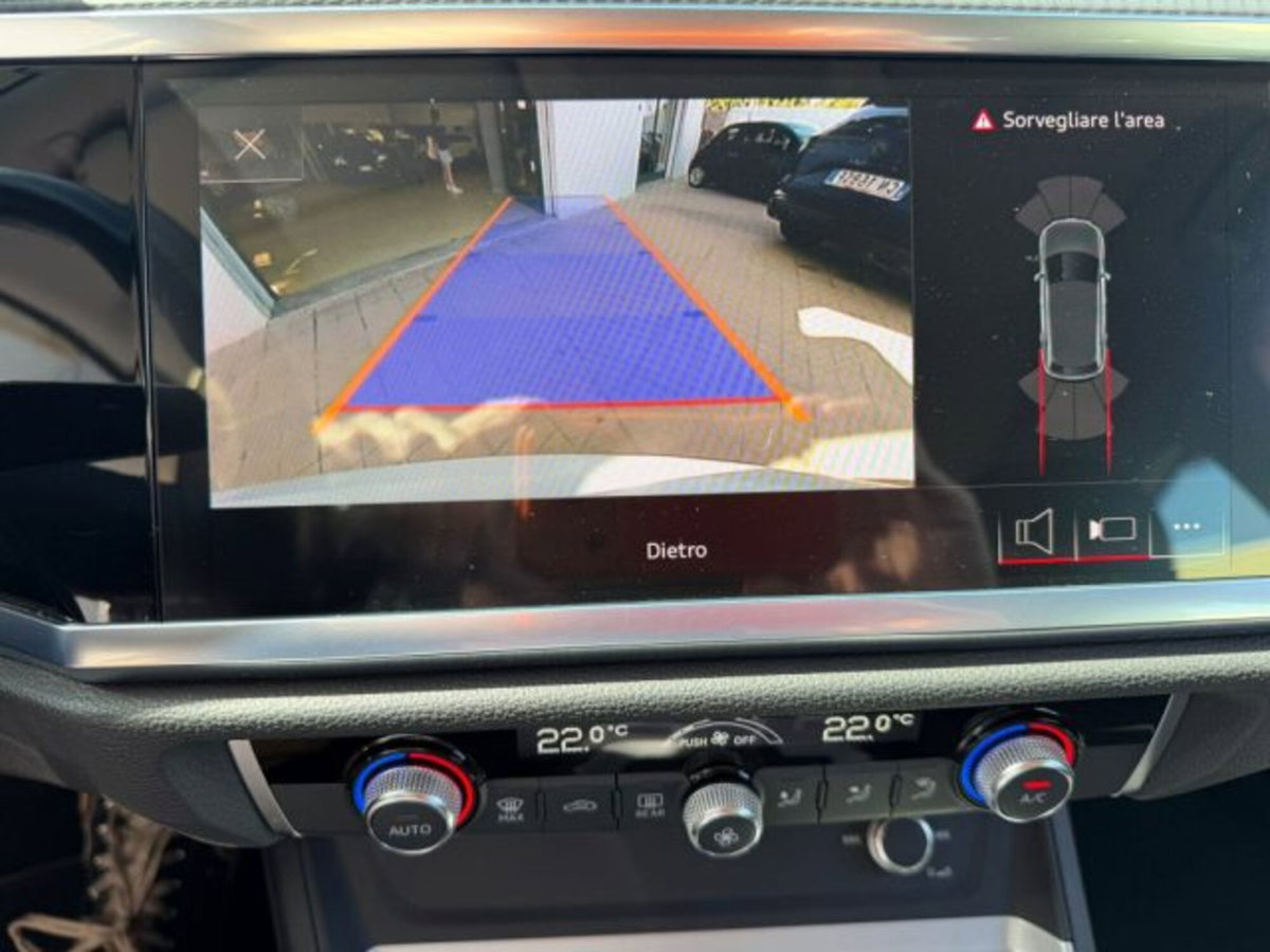 Audi Q3 35 TDI quattro S tronic Business (11)