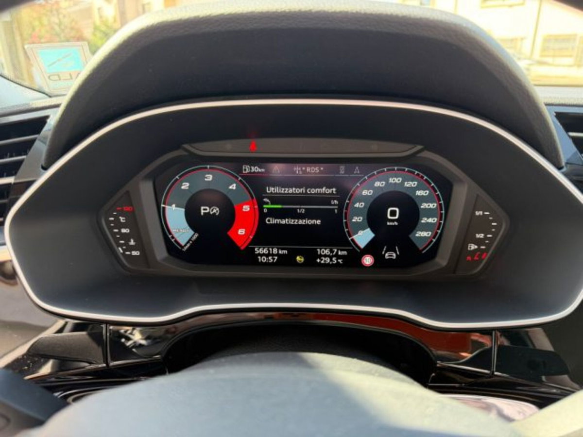 Audi Q3 35 TDI quattro S tronic Business (12)