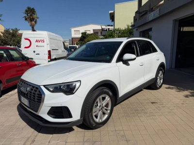 Audi Q3 35 TDI quattro S tronic Business (2)