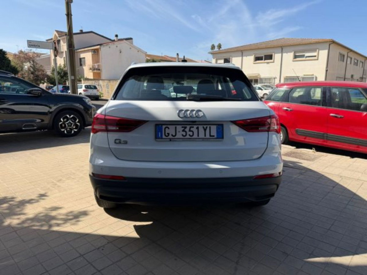 Audi Q3 35 TDI quattro S tronic Business (5)