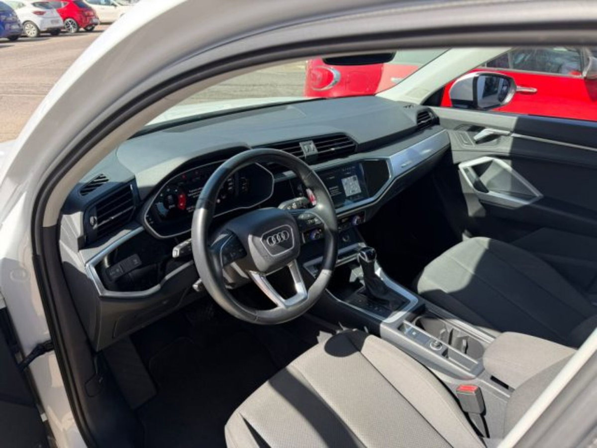 Audi Q3 35 TDI quattro S tronic Business (8)
