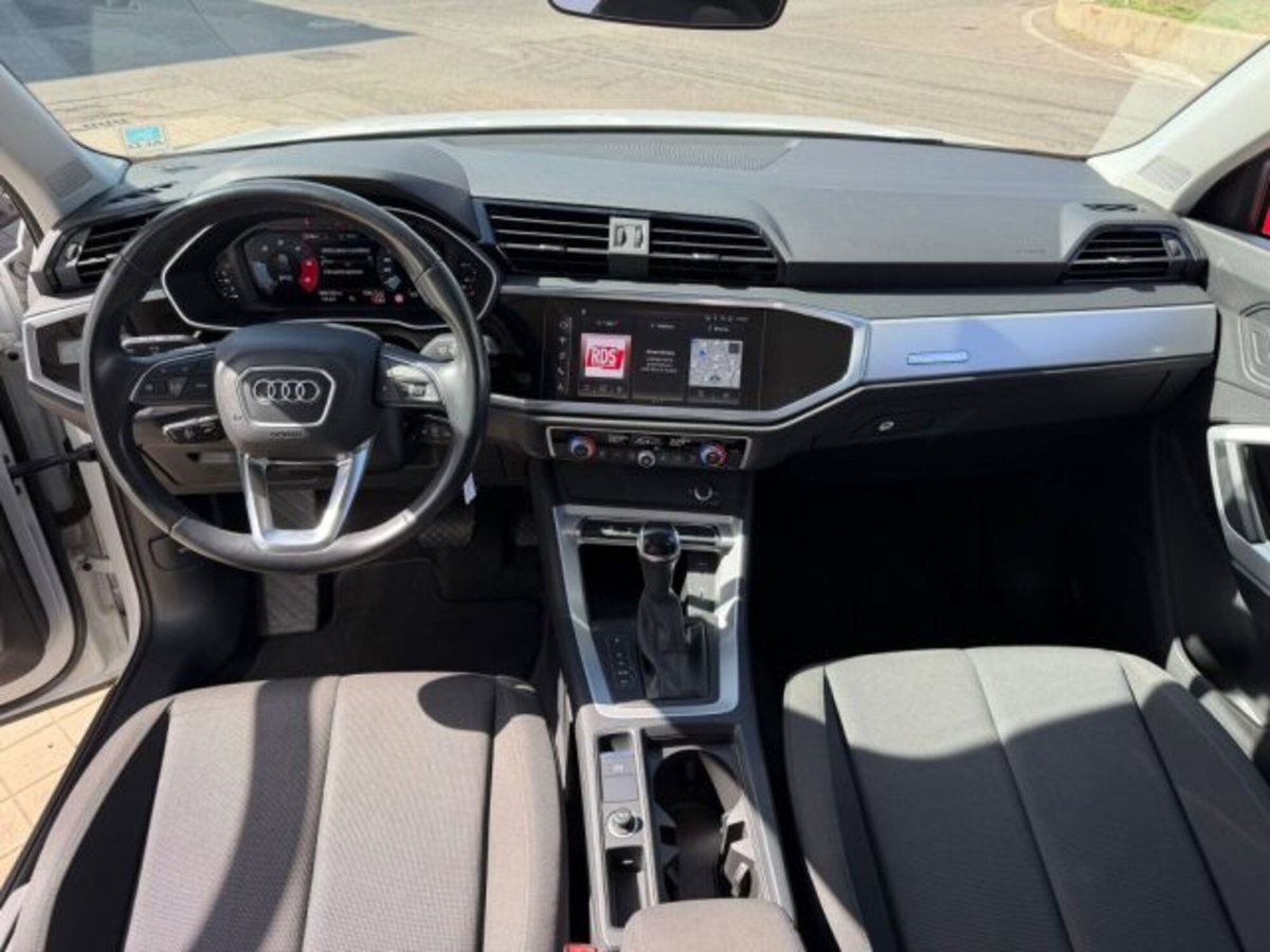 Audi Q3 35 TDI quattro S tronic Business (9)