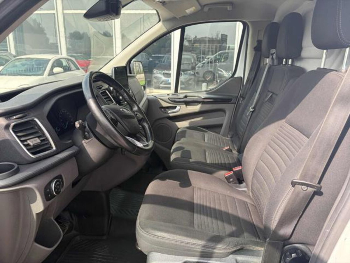 Ford Transit Custom Furgone 300 2.0 TDCi 170 PC Furgone Titanium (11)