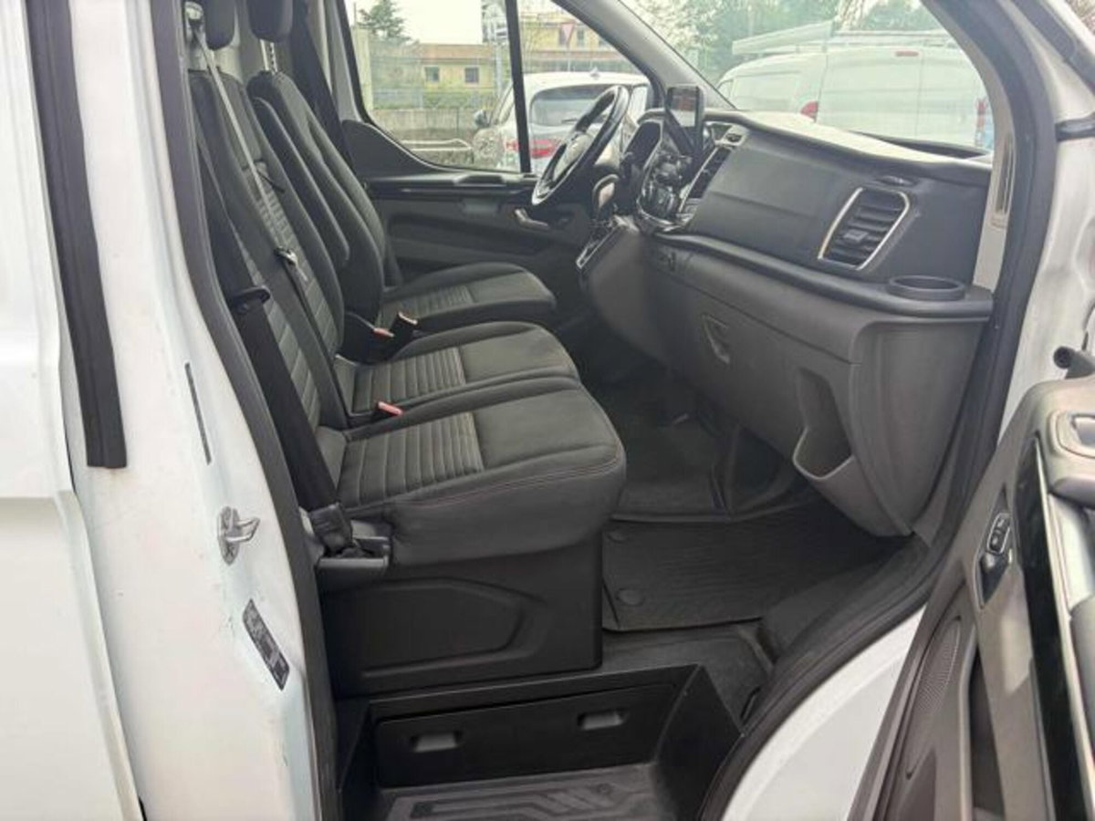 Ford Transit Custom Furgone 300 2.0 TDCi 170 PC Furgone Titanium (9)