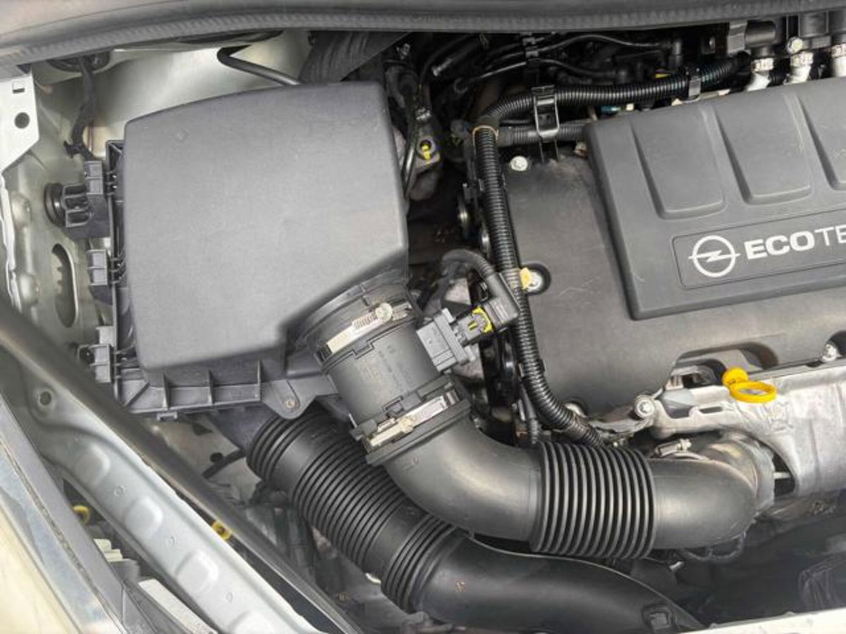 Opel Meriva 1.4 Turbo 120CV GPL Tech Cosmo (16)