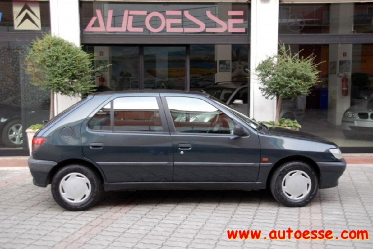 Peugeot 306 cat 5 porte XR (2)