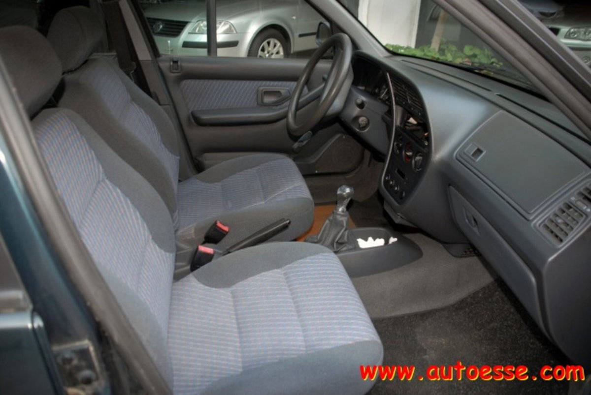Peugeot 306 cat 5 porte XR (6)