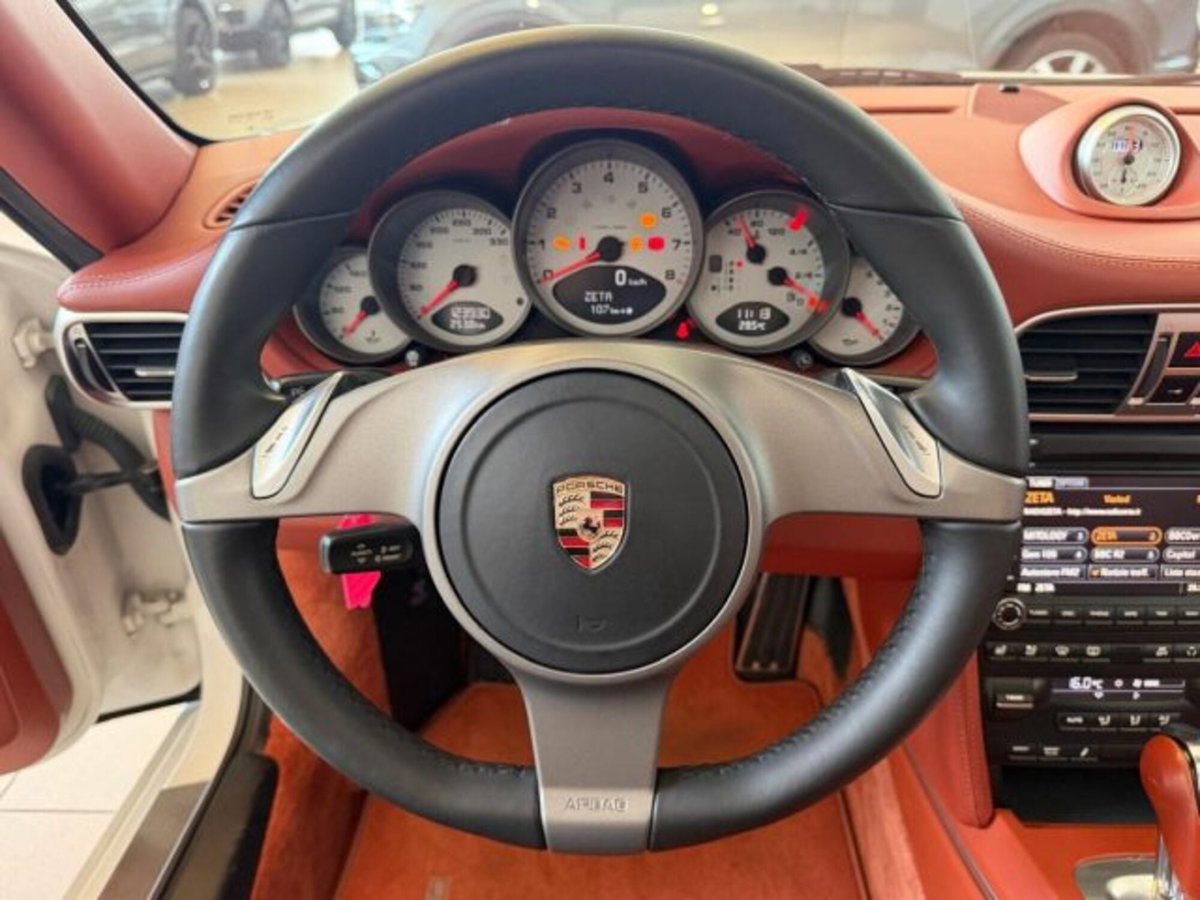 Porsche 911 Coupé Carrera 4S (10)