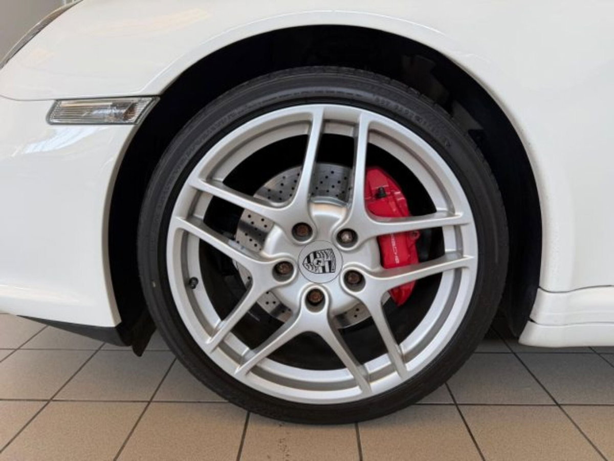 Porsche 911 Coupé Carrera 4S (8)