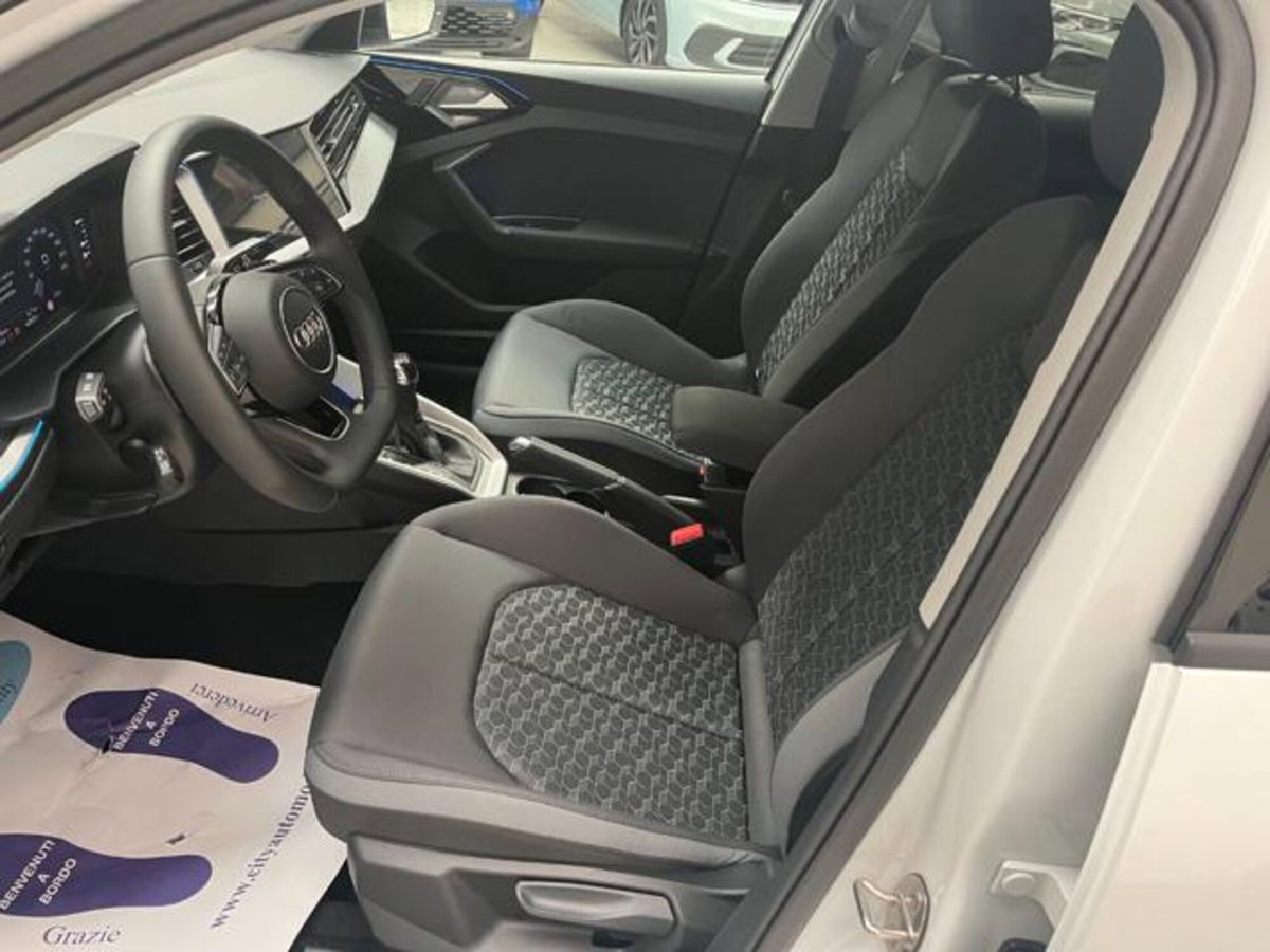 Audi A1 Sportback 30 TFSI S tronic Identity Black (12)