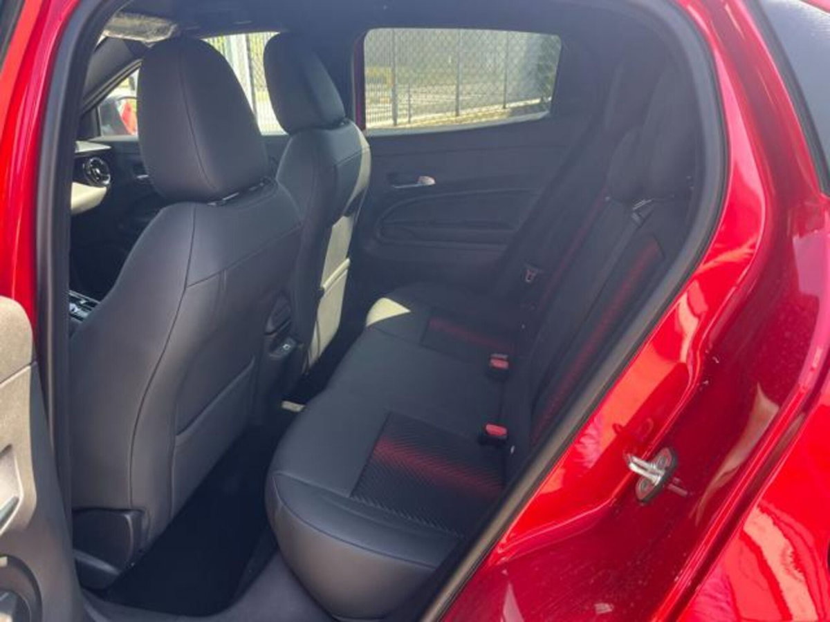 Alfa Romeo Junior 1.2 ibrida Speciale 145cv edct6 (15)