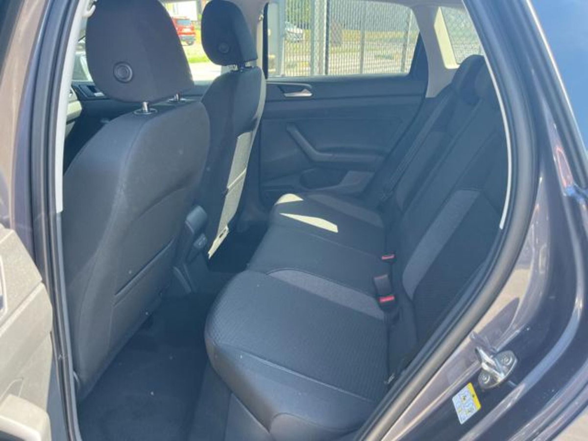 Volkswagen Taigo 1.0 tsi Edition 95cv (16)