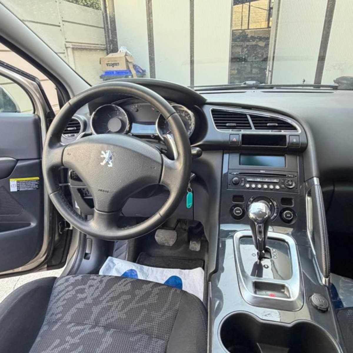 Peugeot 3008 1.6 HDi 110CV cambio robotizzato Business (10)