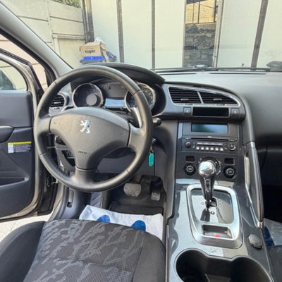 Peugeot 3008 1.6 HDi 110CV cambio robotizzato Business (11)