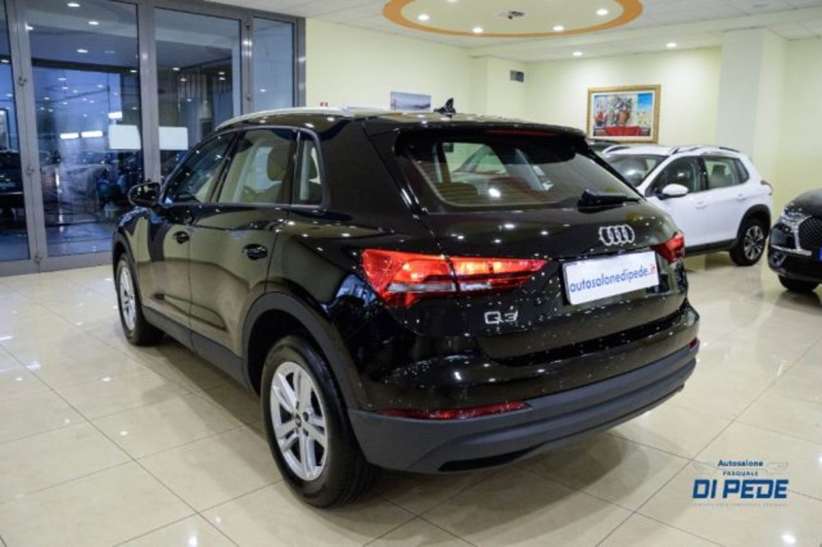 Audi Q3 35 TDI Business (6)