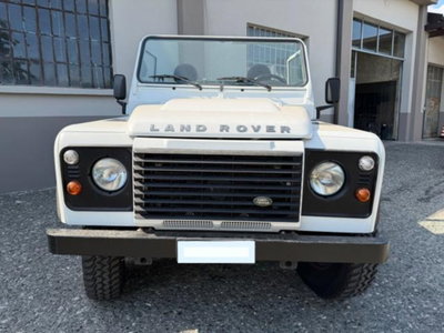 Land Rover Defender 110 2.2 TD4 Station Wagon N1 (2)