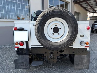 Land Rover Defender 110 2.2 TD4 Station Wagon N1 (5)