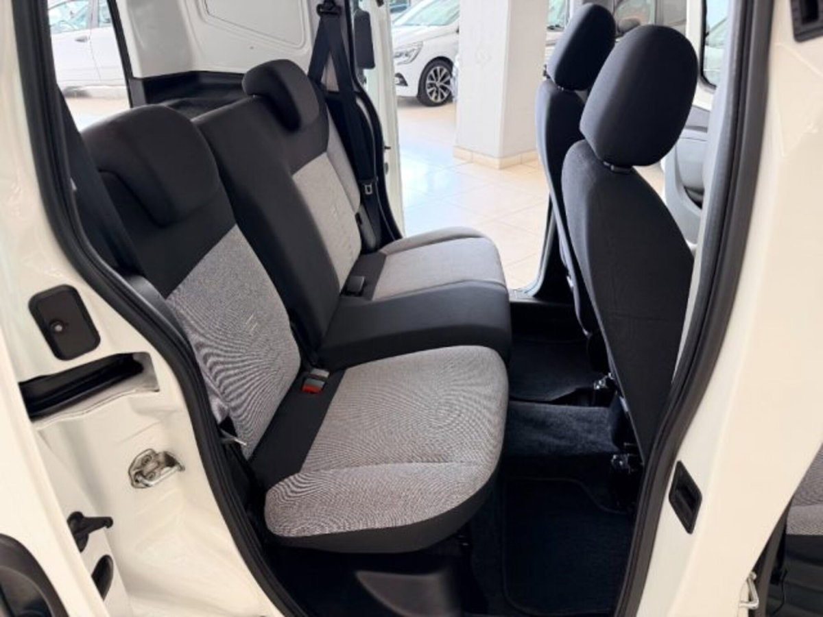 Fiat Fiorino 1.3 MJT 95CV Combinato (12)