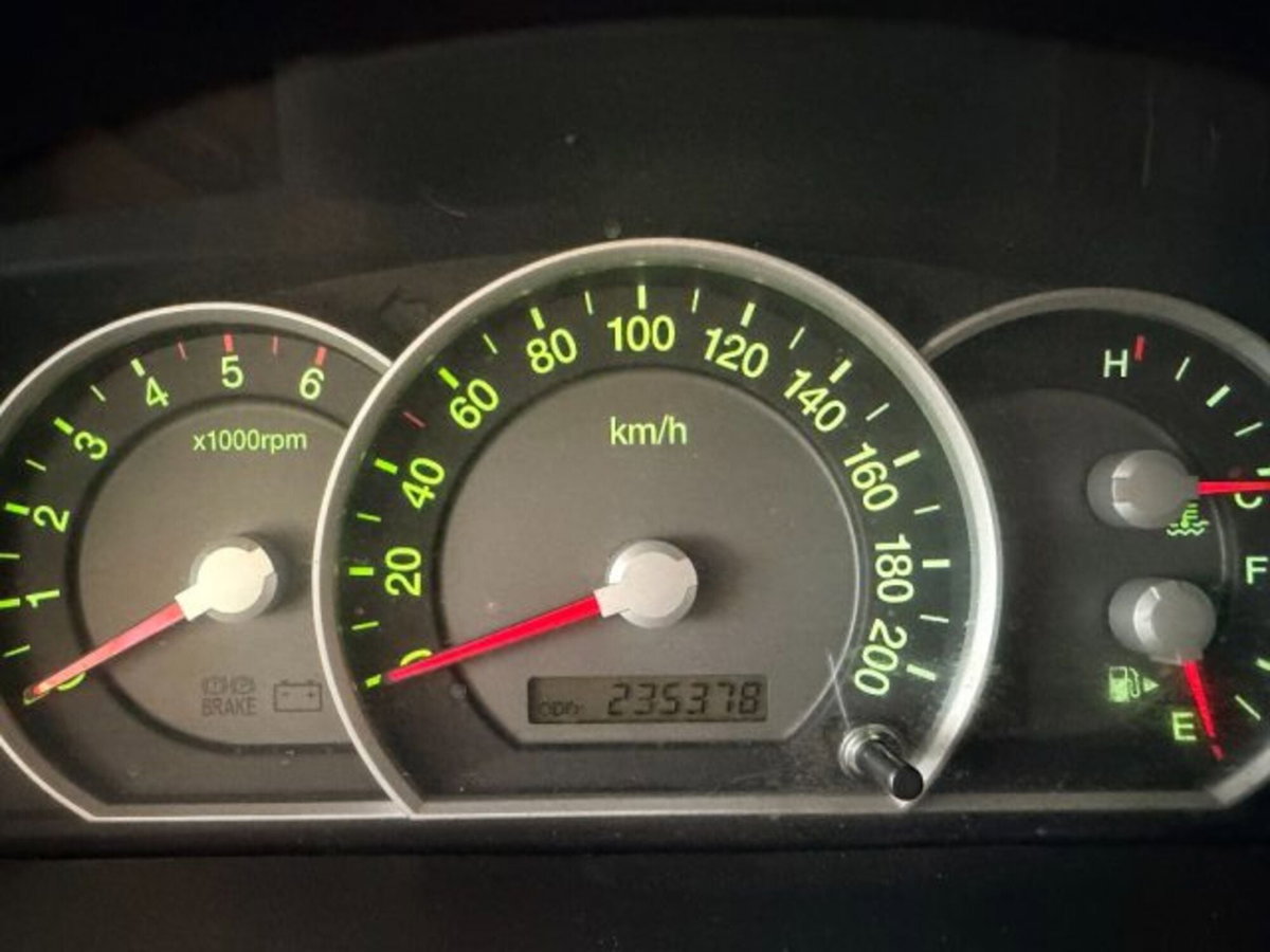 Kia Sorento 2.5 16V CRDI VGT 4WD Active (14)