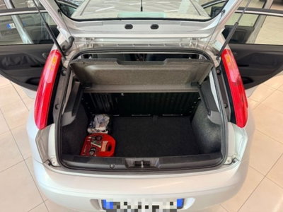 Fiat Punto 1.3 MJT II 75 CV 5 porte Street (11)