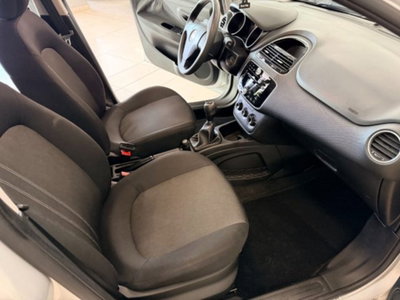 Fiat Punto 1.3 MJT II 75 CV 5 porte Street (13)