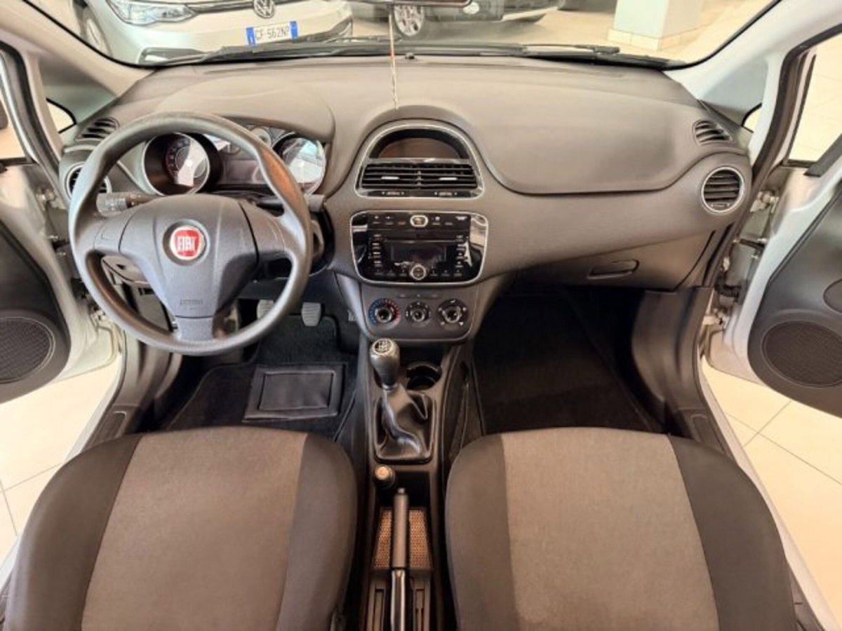 Fiat Punto 1.3 MJT II 75 CV 5 porte Street (14)
