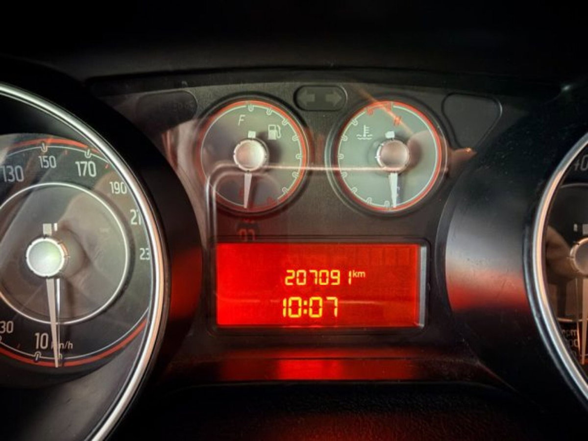 Fiat Punto 1.3 MJT II 75 CV 5 porte Street (15)