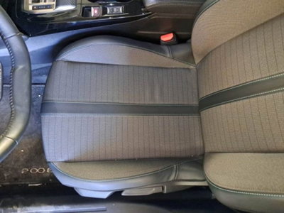 Peugeot 2008 BlueHDi 130 S&S EAT8 Allure Pack (10)
