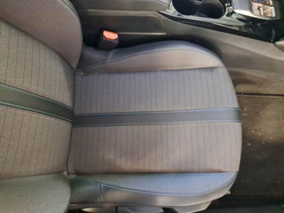 Peugeot 2008 BlueHDi 130 S&S EAT8 Allure Pack (12)