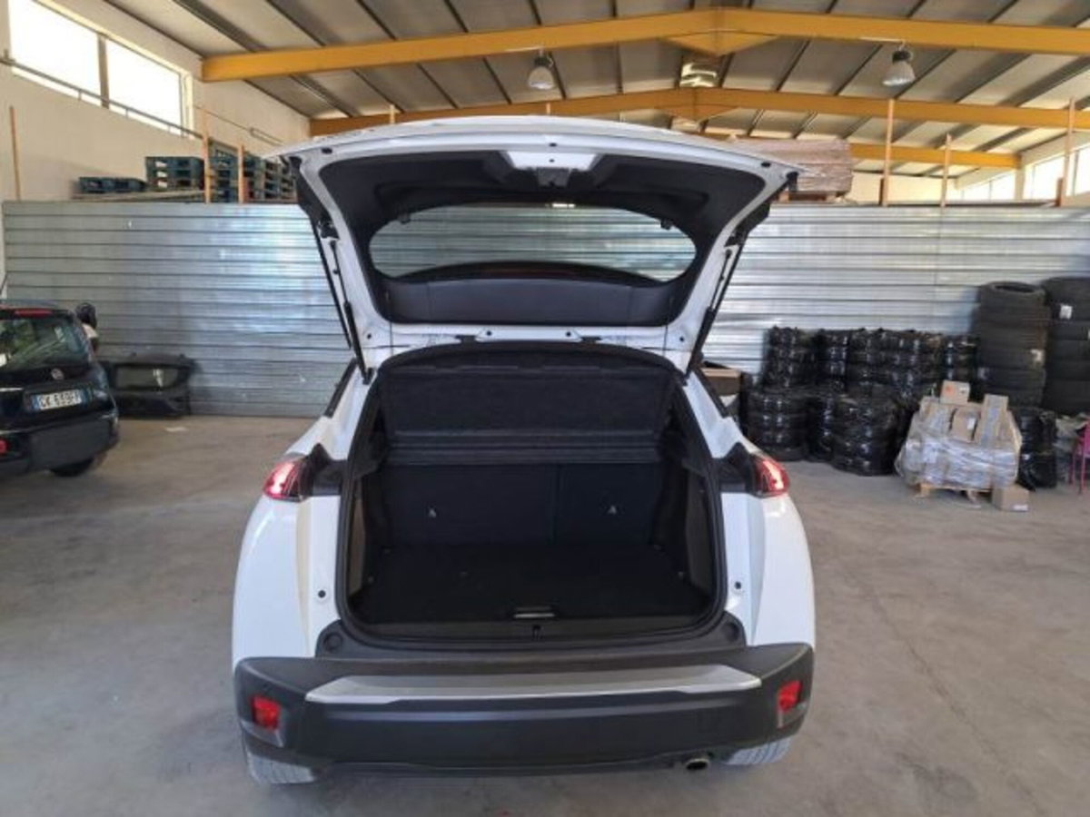 Peugeot 2008 BlueHDi 130 S&S EAT8 Allure Pack (5)